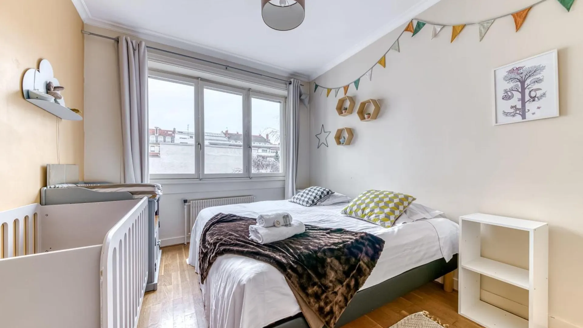 Appartement Isola Climatise Et Parking Prive - Welkeys Lyon 0*,  França